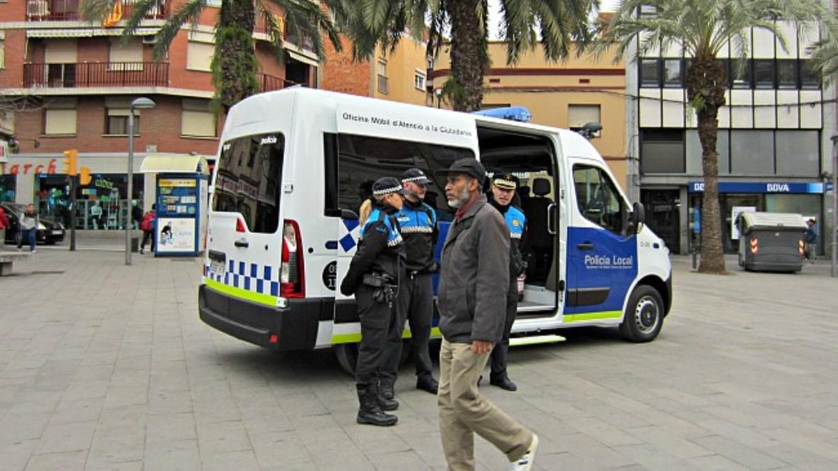 Agentes de la policia local de Santa Coloma de Gramenet.