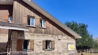El refugio de Brañagallones seguirá abierto tras el verano si la obra para reformar la instalación se demora