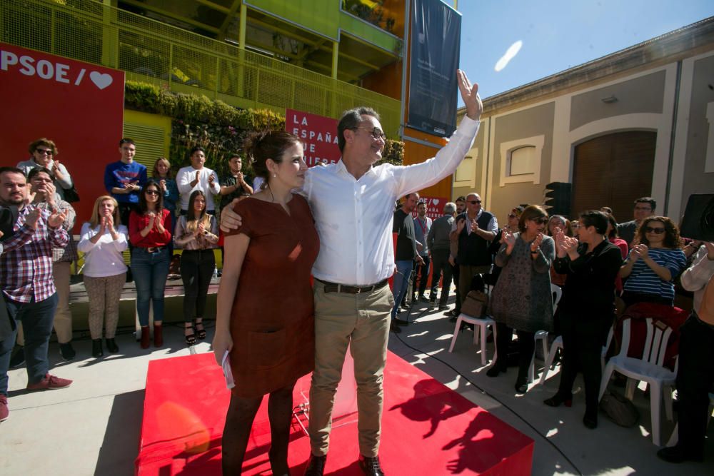 Más de 200 personas asisten al acto de precampaña de Francesc Sanguino celebrado en Las Cigarreres y al que ha asistido la la vicesecretaria general del PSOE, Adriana Lastra