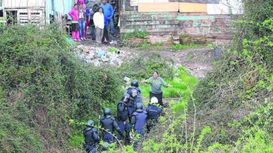 Batalla campal  durante una redada antidroga en O Vao