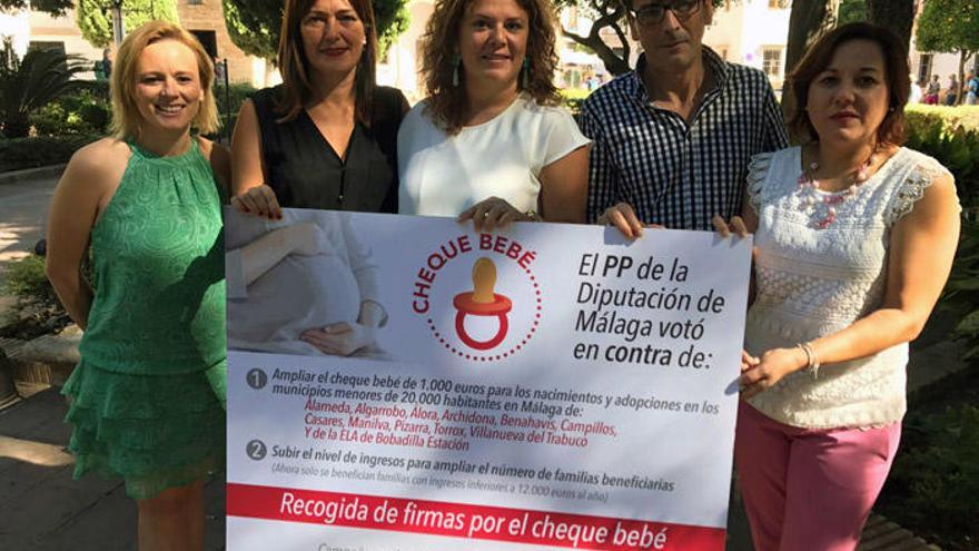 Imagen de la recogida de firmas.