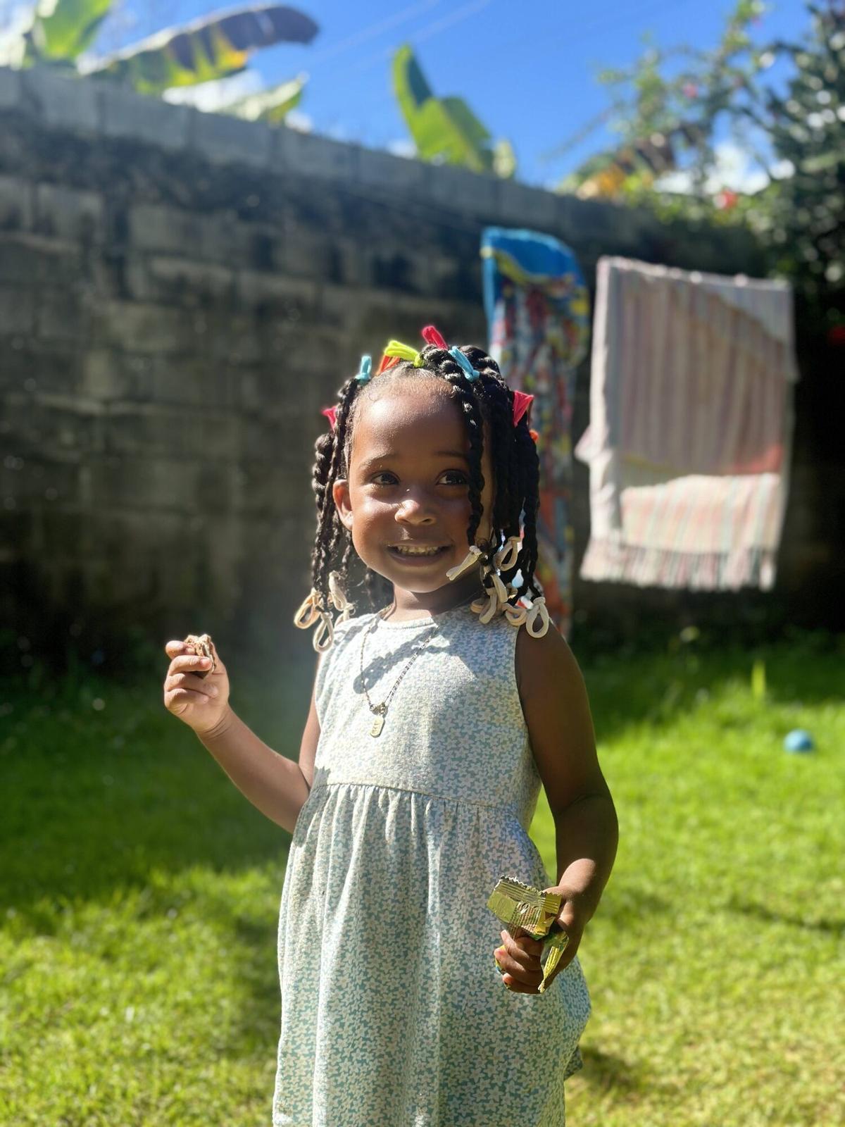 Imatges del voluntariat de Tiana Catany, d'Artés, en una escola de la República Dominicana Imatges del voluntariat de Tiana Catany, d'Artés, en una escola de la República Dominicana