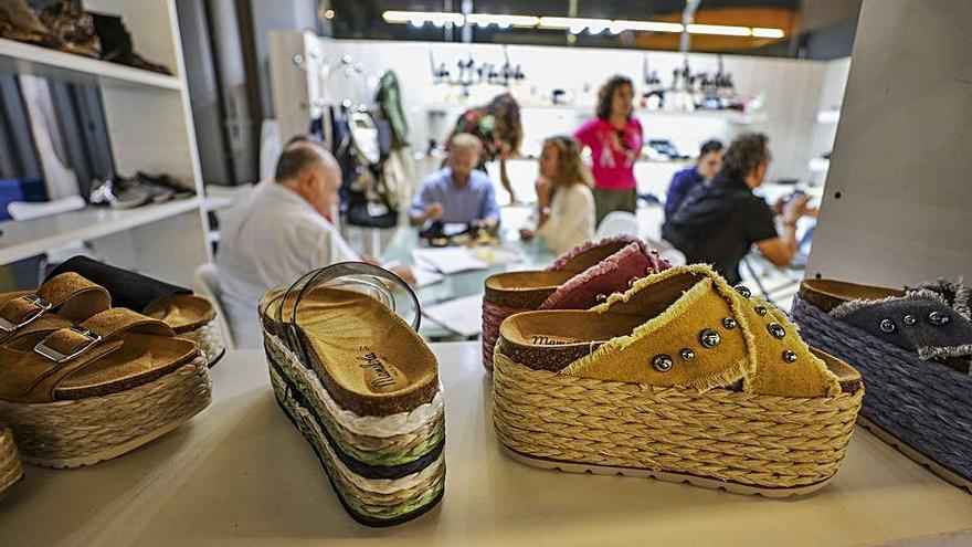 Veintitrés empresas de Elche acuden a la Feria de Calzado de Milán
