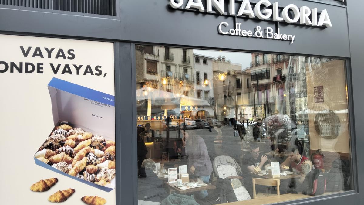 Santa Gloria abre en la plaza Mayor de Plasencia con lleno absoluto.