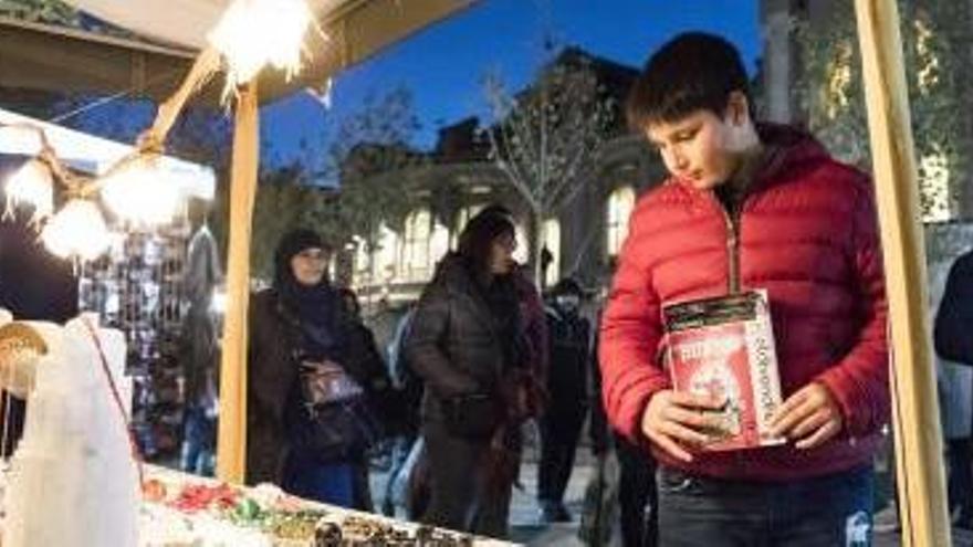 L&#039;ambient familiar omple les parades d&#039;artesans de la fira