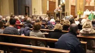 Una persona increpa al Obispo de Mallorca por utilizar el catalán en la iglesia: “Me dijo de todo”