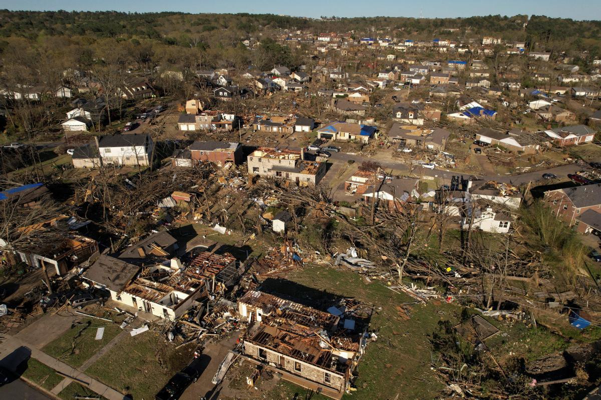 La oleada de tornados en Estados Unidos deja al menos 29 muertos