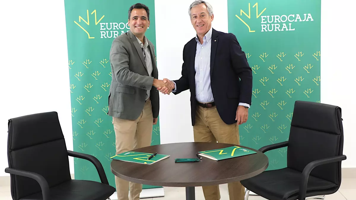 Eurocaja Rural y APEFA colaboran para fortalecer el tejido empresarial farmacéutico de Alicante