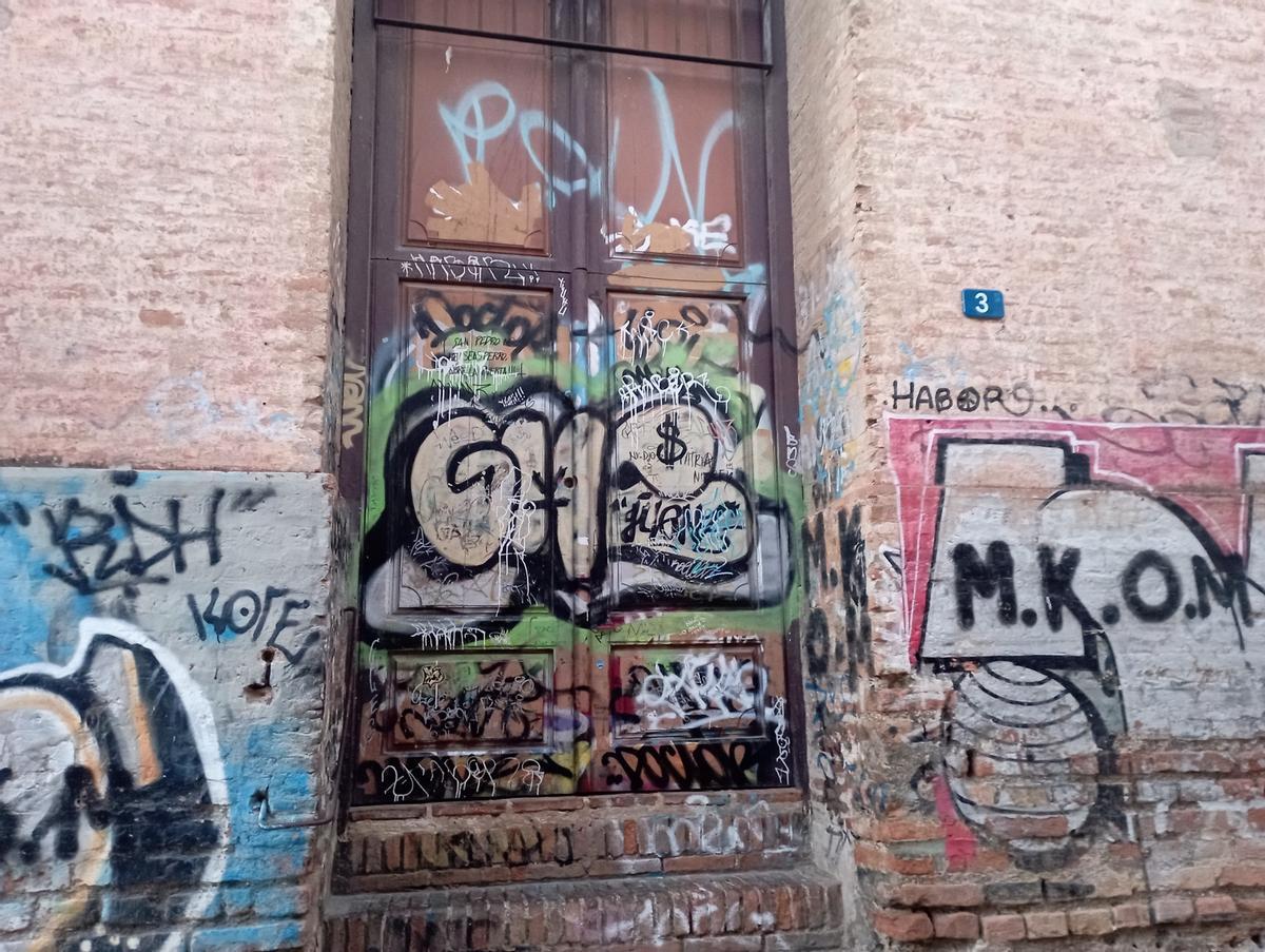 Puerta del Monasterio de clausura de Nuestra Señora de la Paz.