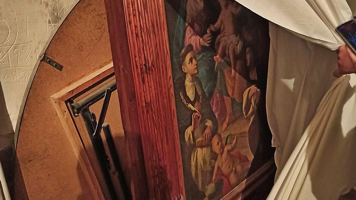La Iglesia de Sant Joan mantiene arrumbado en el trastero uno de sus retablos más valiosos