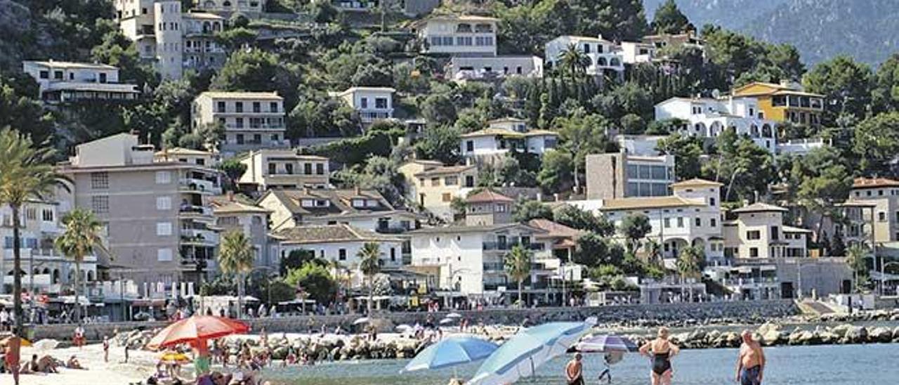 Una imagen de la playa del Port de Sóller, donde todavía no hay servicios de temporada.