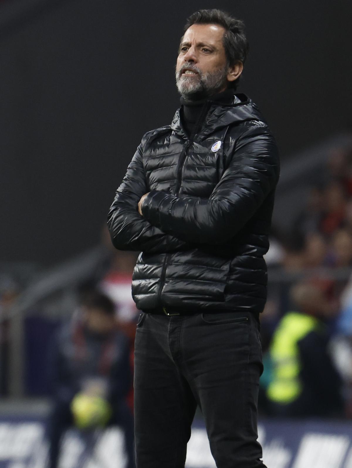 MADRID 04/02/2023.- El entrenador del Getafe, Quique Sánchez Flores, durante el partido entre el Atlético de Madrid y el Getafe CF correspondiente a la jornada 20 de LaLiga Santander, este sábado en el Estadio Cívitas Metropolitano de Madrid. EFE/ J. J. Guillén