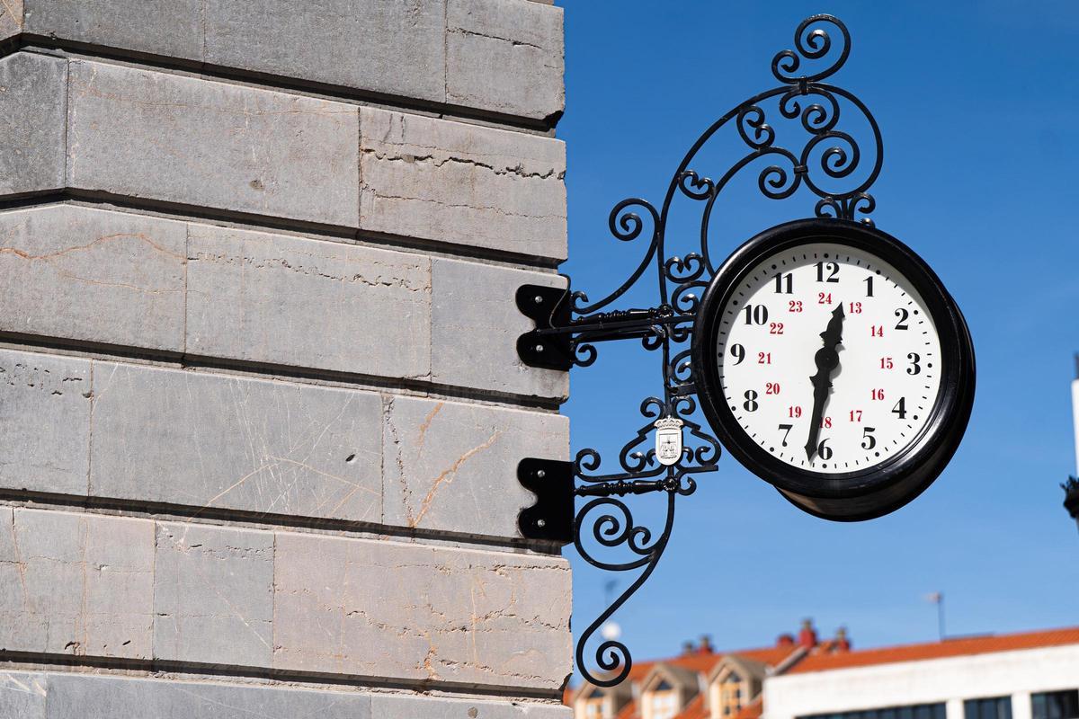 Un reloj parado a la hora del apagón, a 28 de abril de 2025 (archivo)