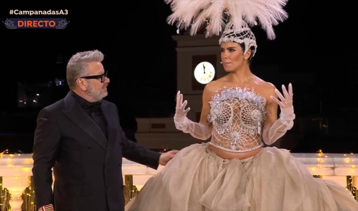 Alberto Chicote y Cristina Pedroche, durante las Campanadas.