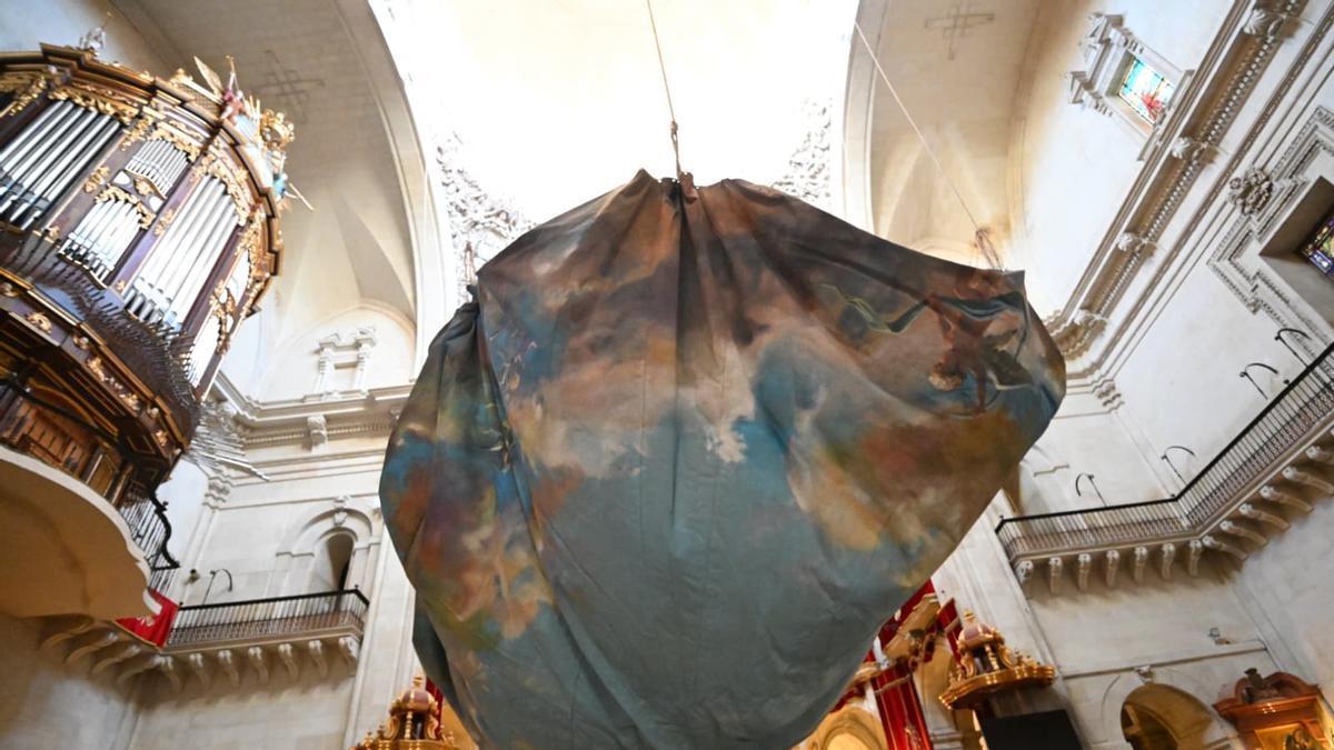 El cielo del Misteri d’Elx ya sobrevuela la basílica de Santa María