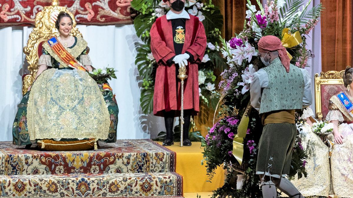 La ofrenda de canastillas del pasado año duró exactamente 24 minutos