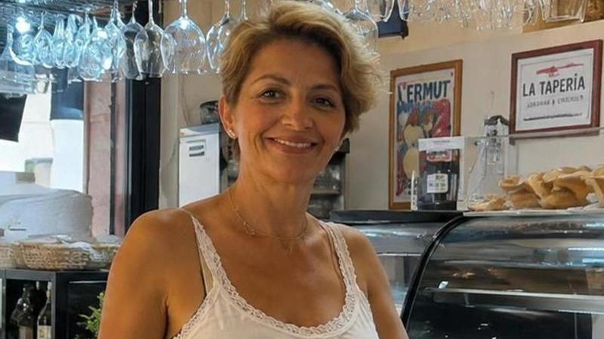 La Rosi, propietària del bar de tapes El Rincón de Rosi, a Ceuta. | GUILLERMO CALVO