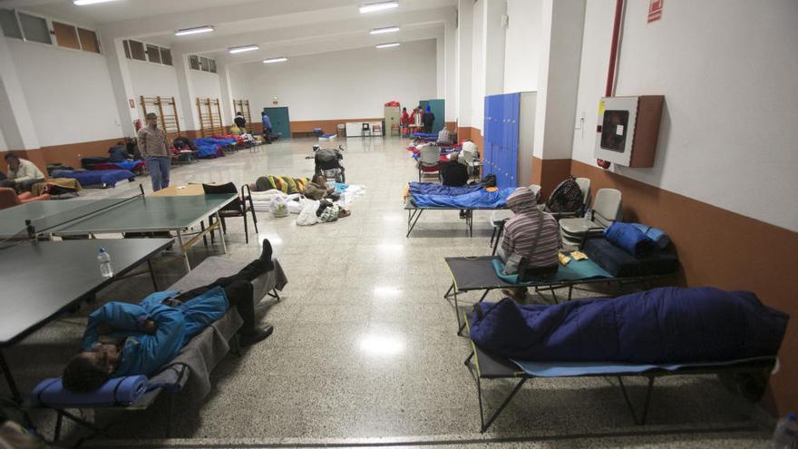 El Ayuntamiento mantiene el dispositivo de emergencia para personas sin hogar por la bajada de temperaturas