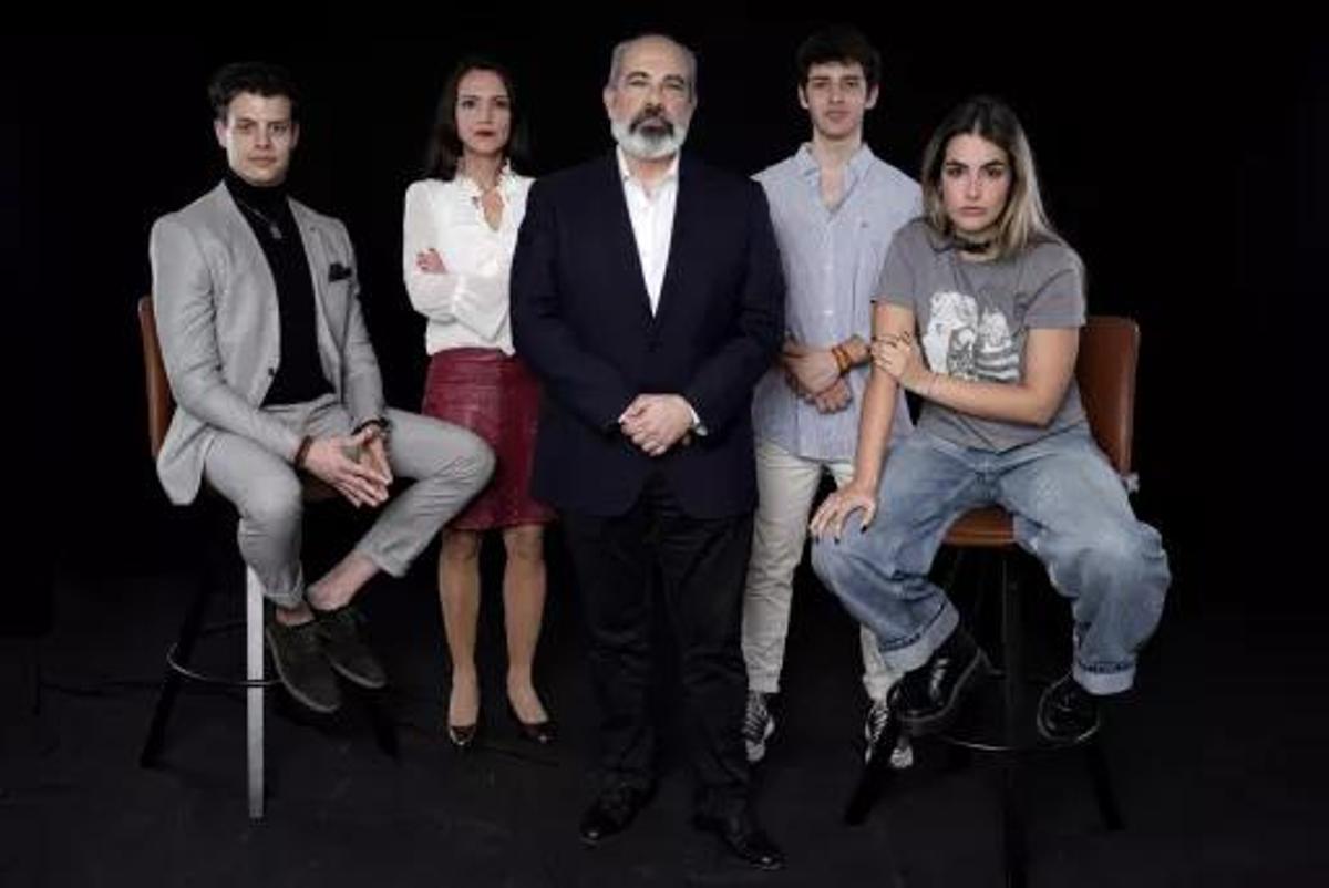 Alberto Santos, Amalia Aguilera, Luis Trébol, Quique Vicente y_Sara de Leonardis, elenco de ‘El nido’.