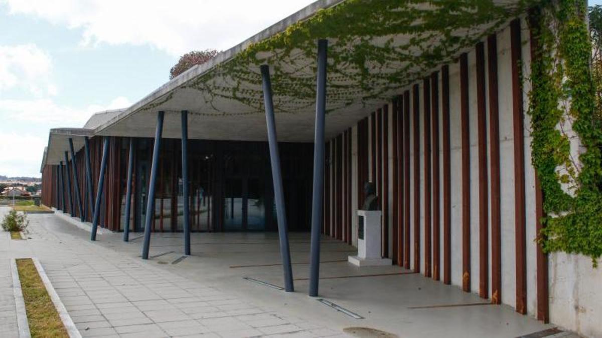 Fachada de la Pousada de Ribadumia.