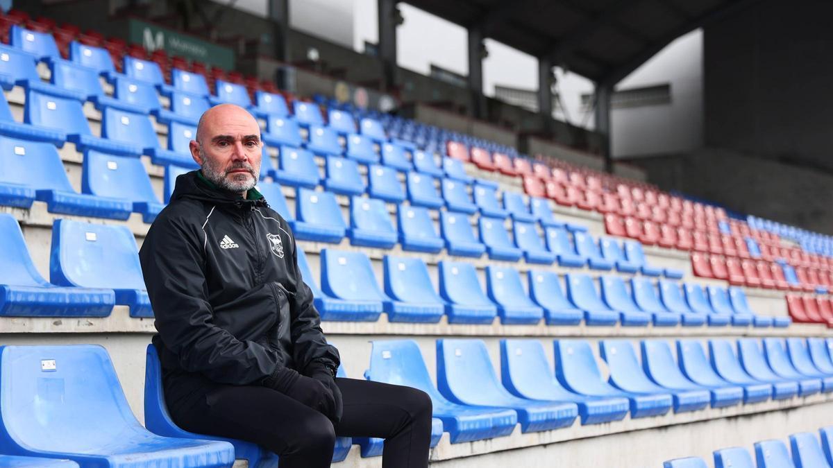 Manel Menéndez, entrenador del Langreo