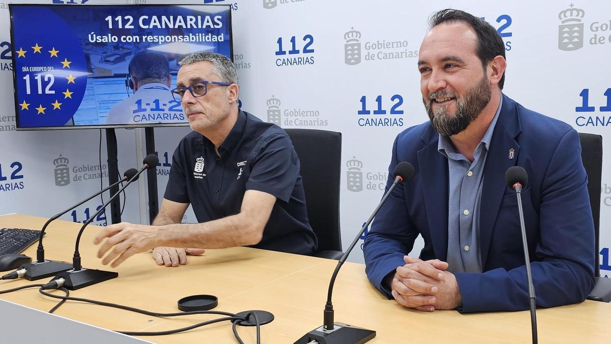 El director del Ceceos 112, Moisés Sánchez, y el el viceconsejero de Emergencias y Aguas del Gobierno de Canarias, Marcos Lorenzo.