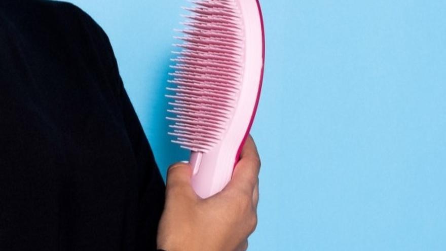 Así es el cepillo para desenredar el cabello (sin tirones) que es súperventas