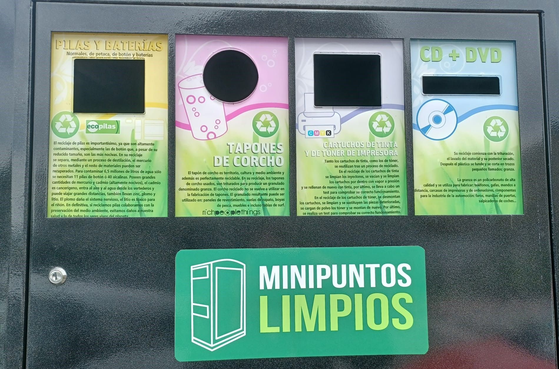 Discos, cápsulas de café, corchos o bombillas: así son los minipuntos limpios de reciclaje de Llanera