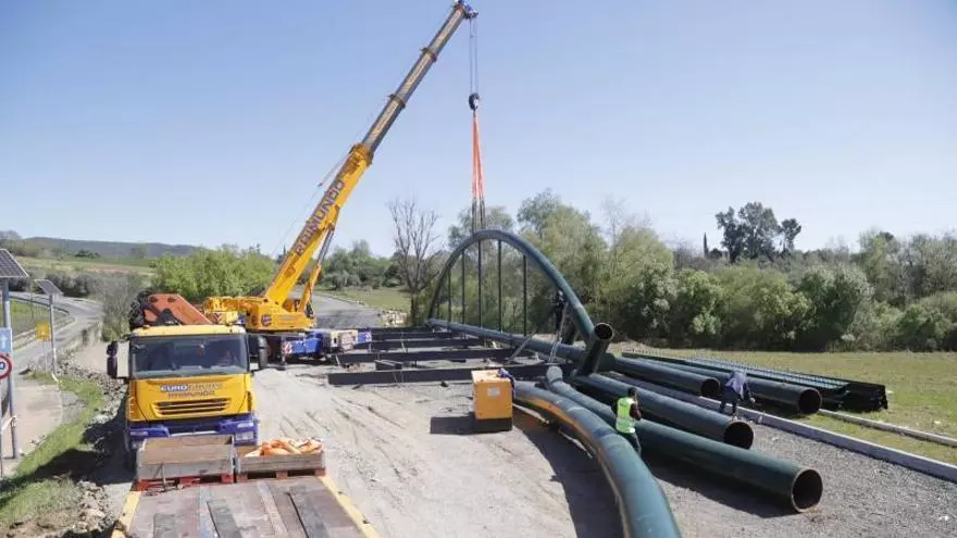 Avanza el nuevo puente de Alcolea