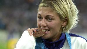 María Vasco, tras ganar su histórico bronce en los JJOO de Sidney 2000.