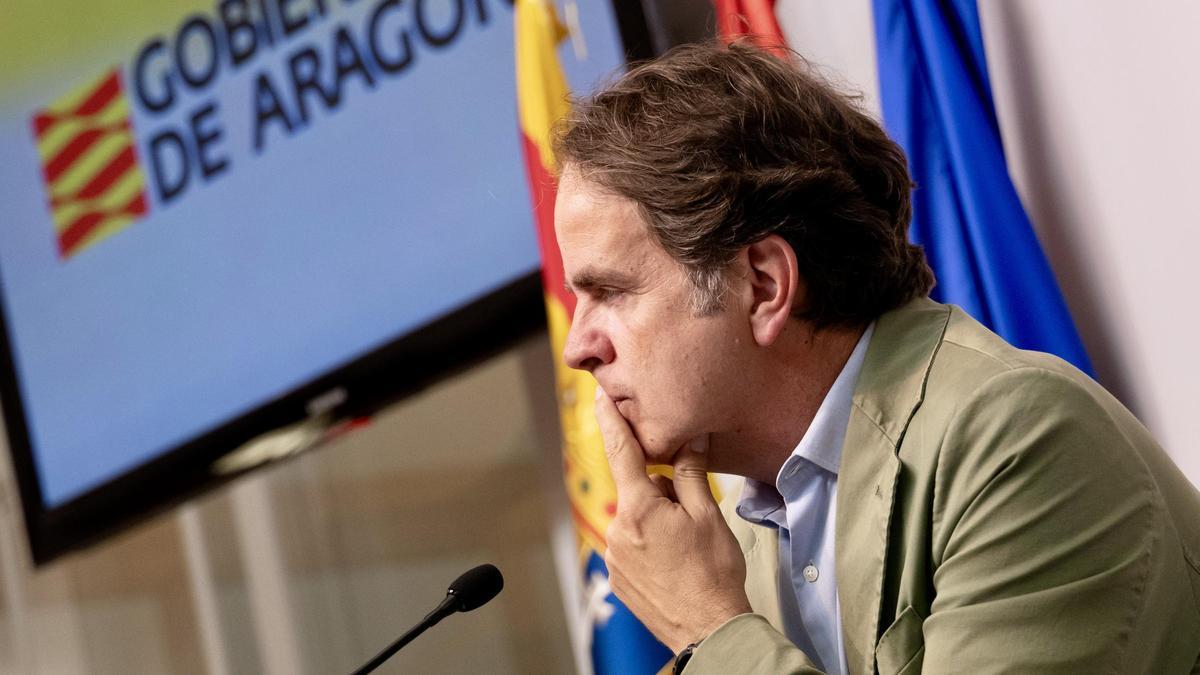 El consejero de Hacienda del Gobierno de Aragón, Roberto Bermúdez de Castro, tras su última rueda de prensa.