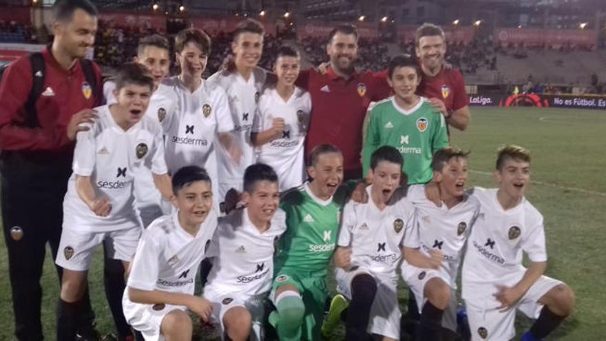 El Infantil del Valencia CF se come al Barça y al PSG en Arona