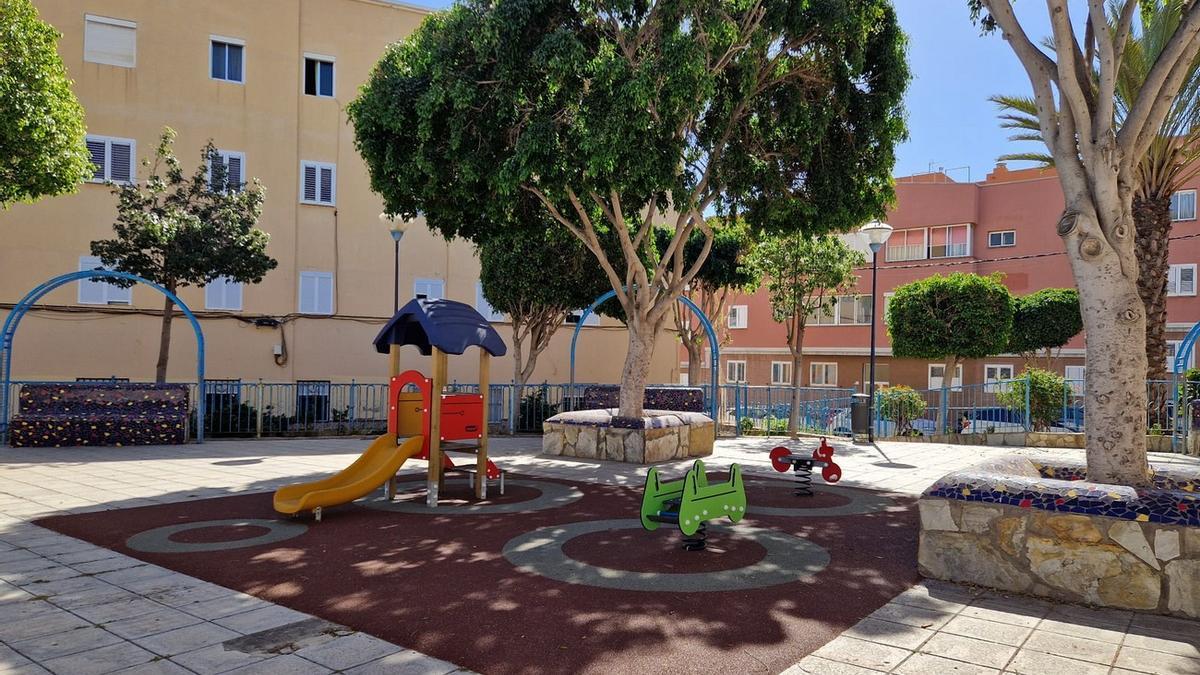 Telde culmina la instalación de nueve parques infantiles en diferentes barrios de la ciudad