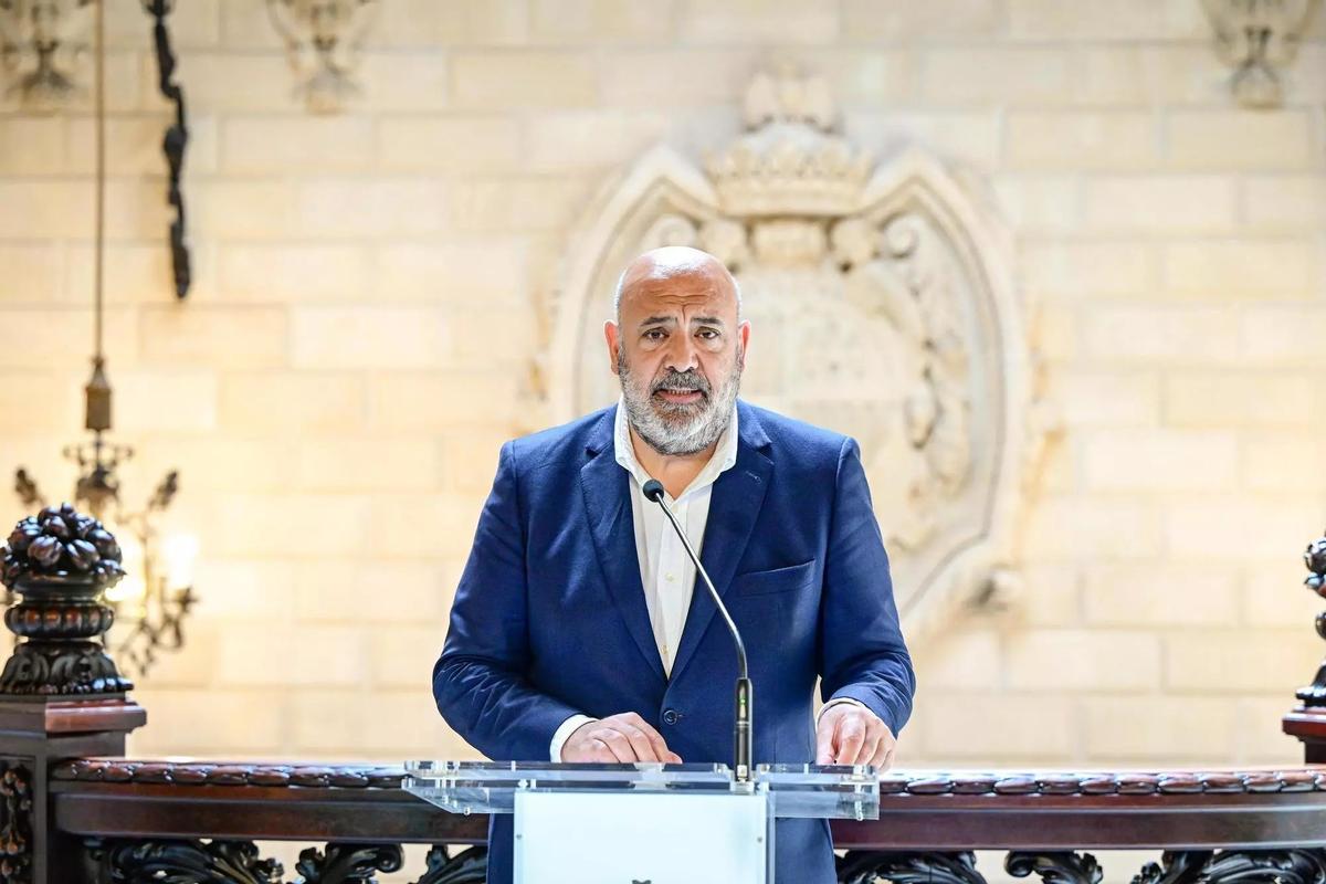 Jaime Martínez bei der Pressekonferenz im Rathaus am Dienstag.