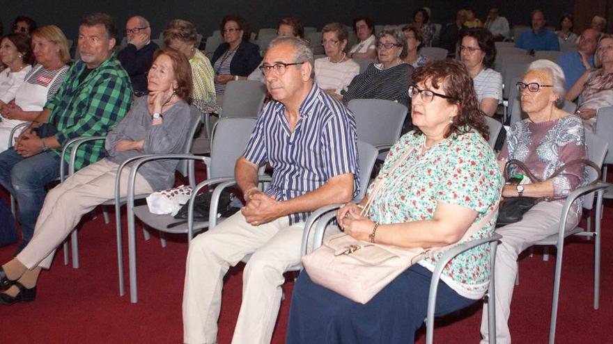 Público en la charla-coloquio sobre el fado.