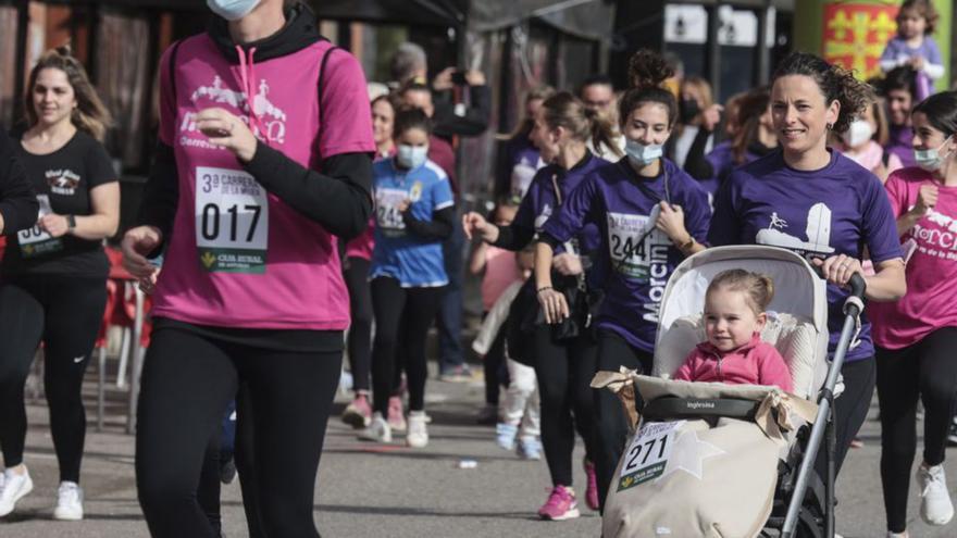 Morcín celebra este domingo la cuarta edición de su Carrera de la Mujer