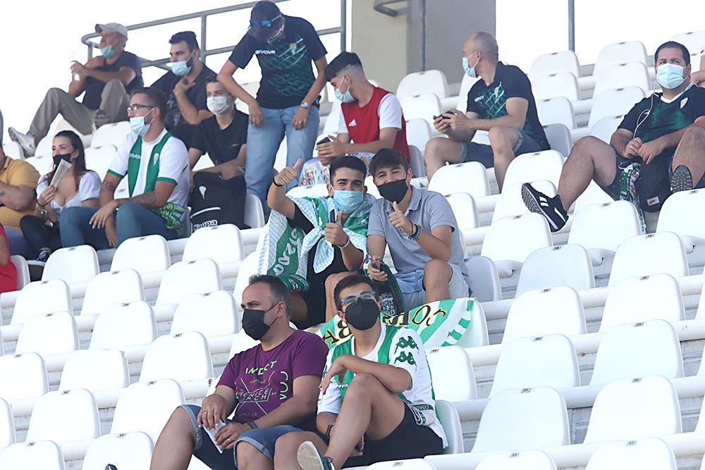 Aficionados asistentes al encuentro Córdoba CF-Don Benito