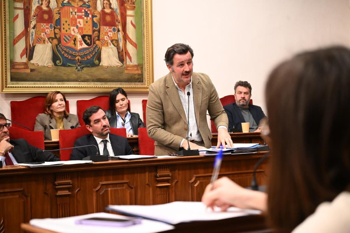 El alcalde de Elche, Pablo Ruz, en una de sus intervenciones este lunes.