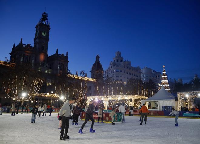 València se prepara para la Nochebuena: Llenazo en el Mercado Central y en el centro