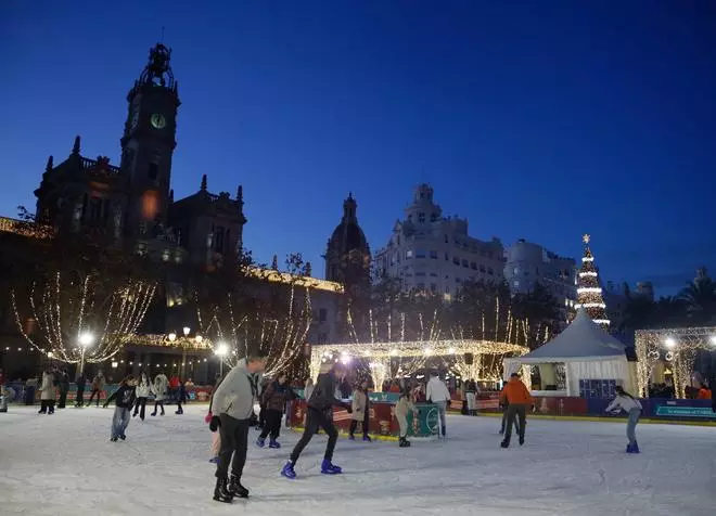 València se prepara para la Nochebuena: Llenazo en el Mercado Central y en el centro