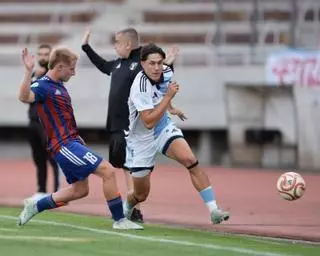 El Compostela vuelve a tropezar y se despide de la Copa Federación ante el Derio