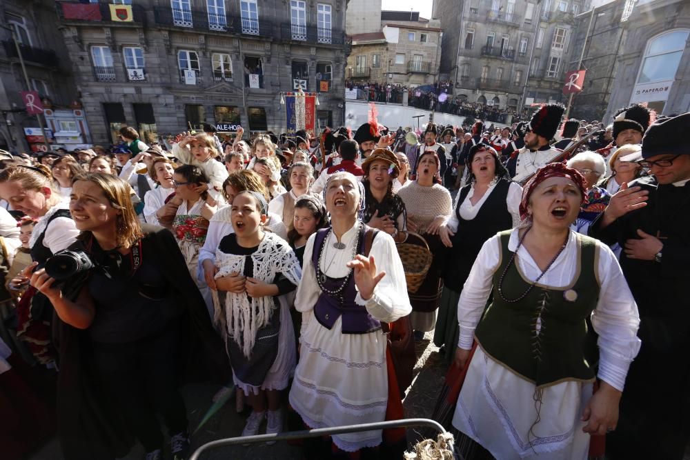 La representación de la Reconquista de Vigo vuelve a abarrotar las calles del Casco Vello de miles de vigueses