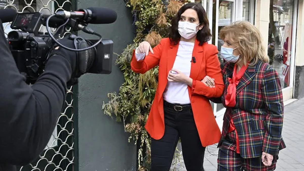 ‘La Campos Móvil’ escalfa motors a Telecinco: «He tornat a sentir la calor del públic» ‘La Campos Móvil’ escalfa motors a Telecinco: «He tornat a sentir la calor del públic»