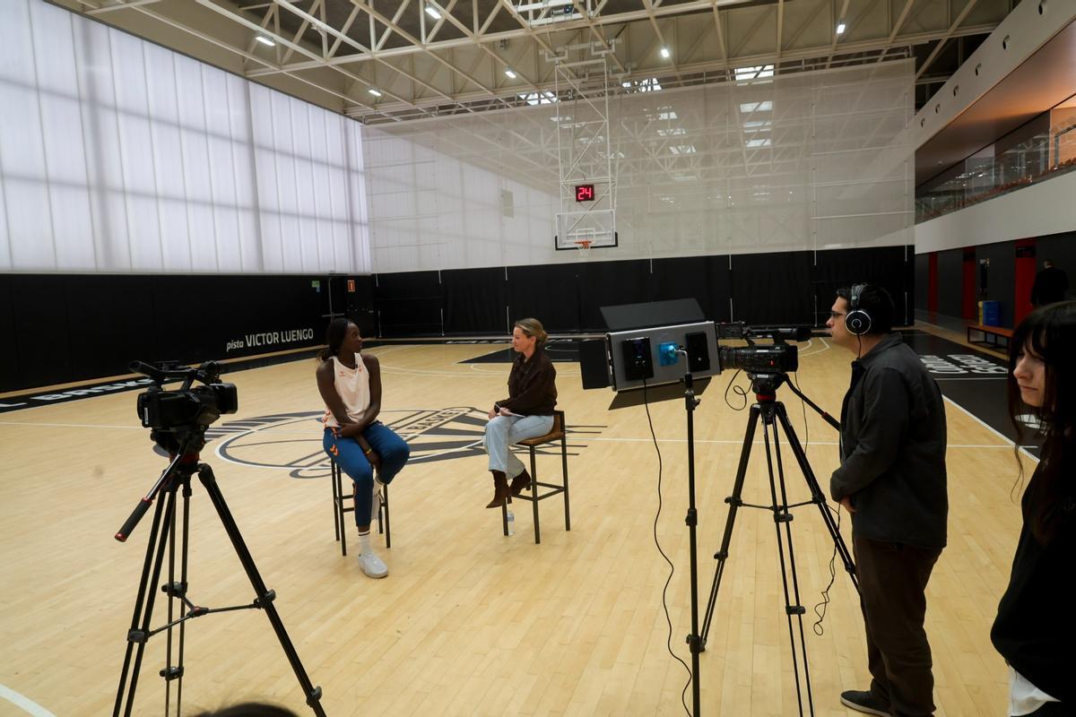 Un momento de la entrevista a Awa Fam