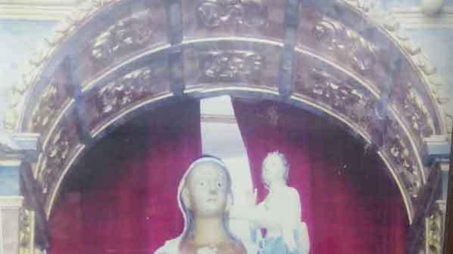 La Virgen de La Antigua, sin vestido, que necesita una restauración.