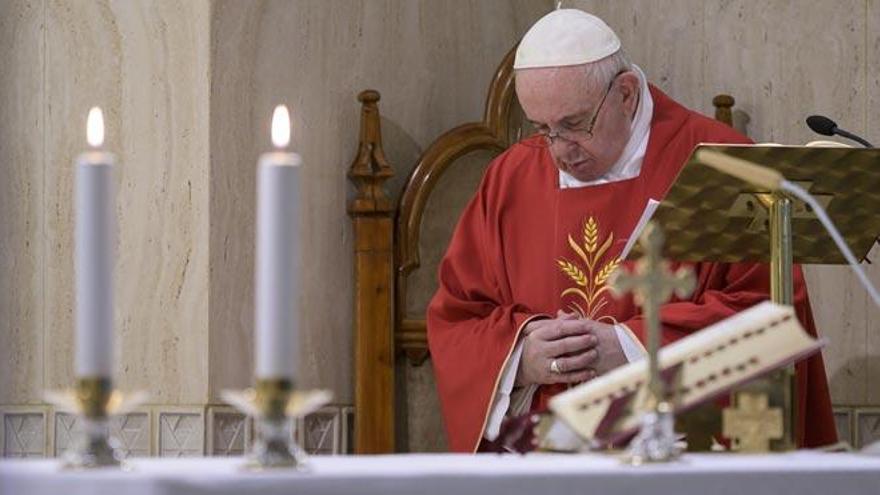 El Papa reza con creyentes de todas las religiones por el fin de la pandemia