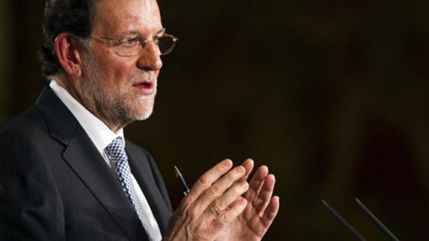 Rajoy elogia el &quot;sacrificio&quot; de funcionarios y pensionistas
