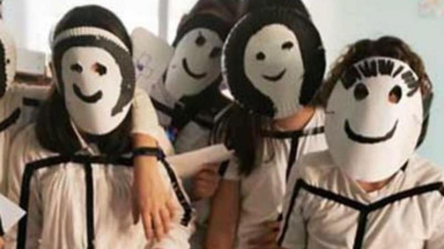Jóvenes en una actividad.