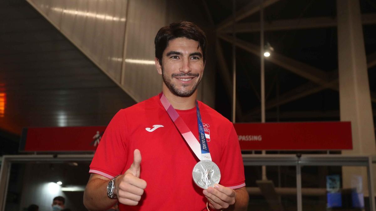 Carlos Soler llega a València con su plata olímpica de Tokyo