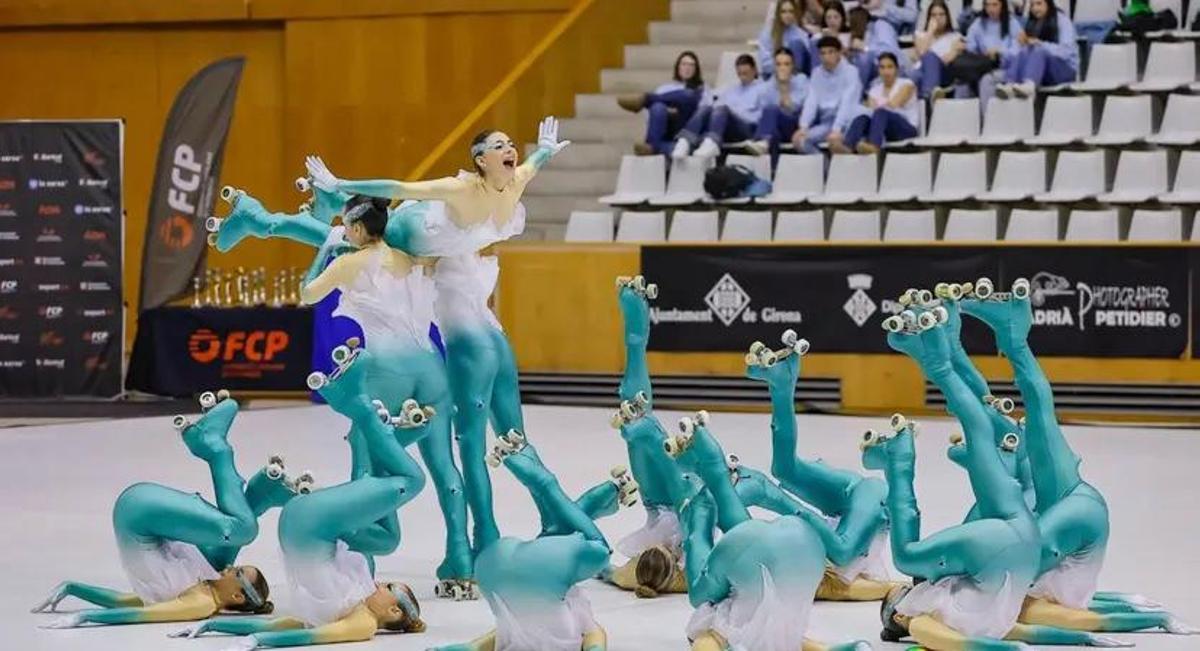 El CPA Olot representant la seva actuació "Binomi inseparable"